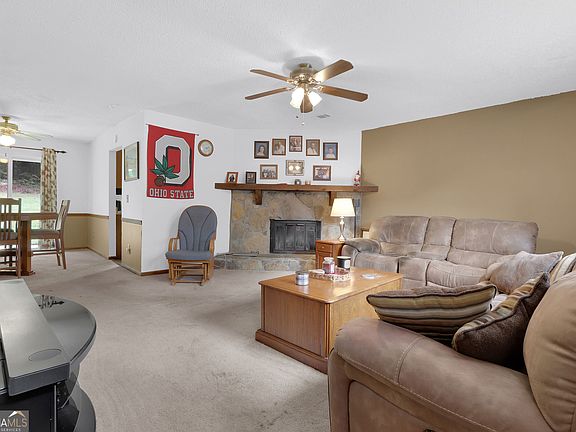 2nd image of 2425 Rhoanoke Dr