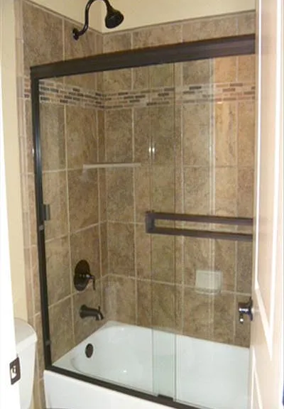 Hall Bath Shower/Tub