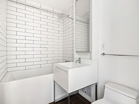 5th image of 15 William St APT 10H