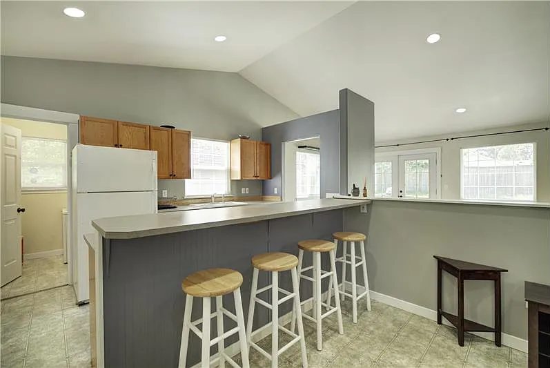 3 bed, 1280 sqft, $3,495 — Photo 4