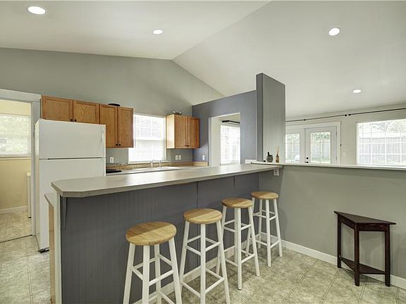 4th image of 11341 8th Ave NE