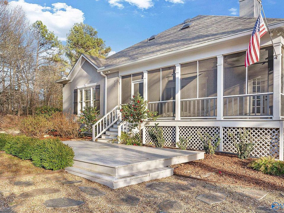 1st image of 162 Ridgewood Cir