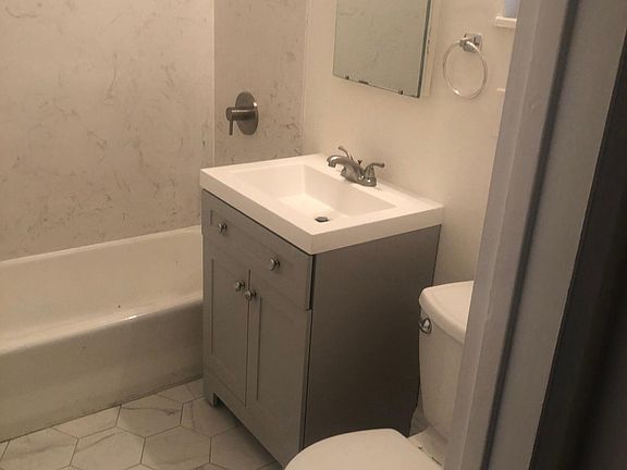 4th image of 529 Callan Ave Unit 8