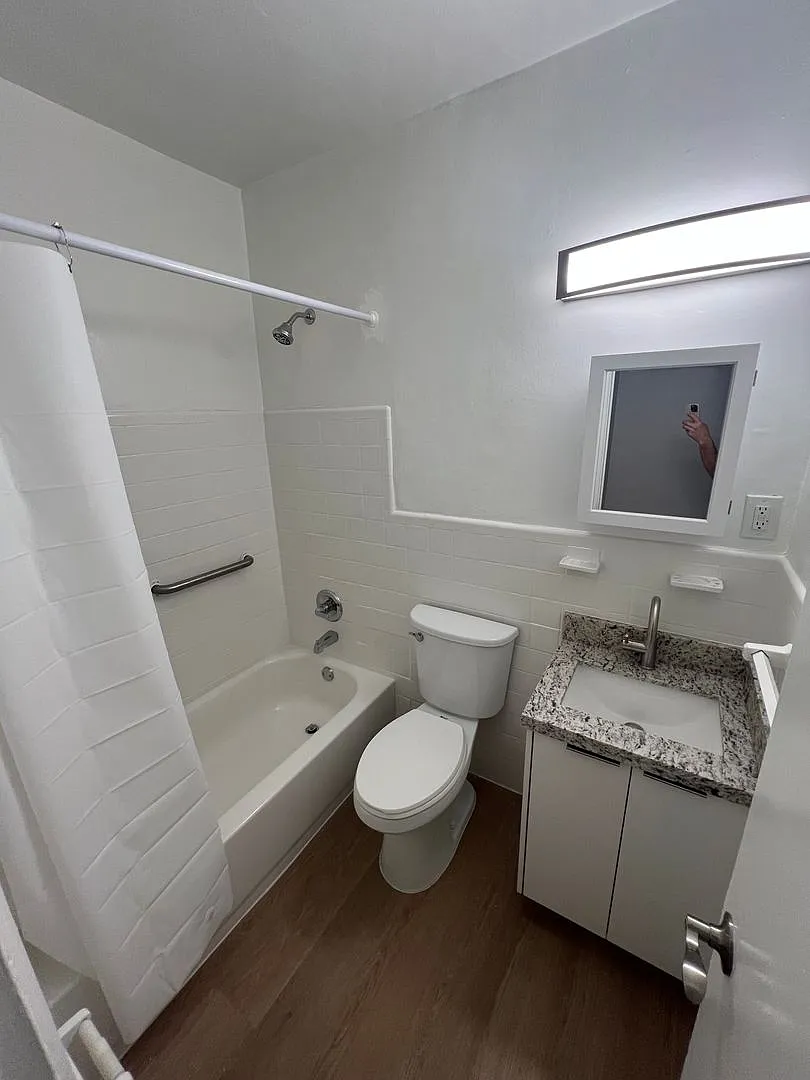 301 Sharar Ave — Photo 4