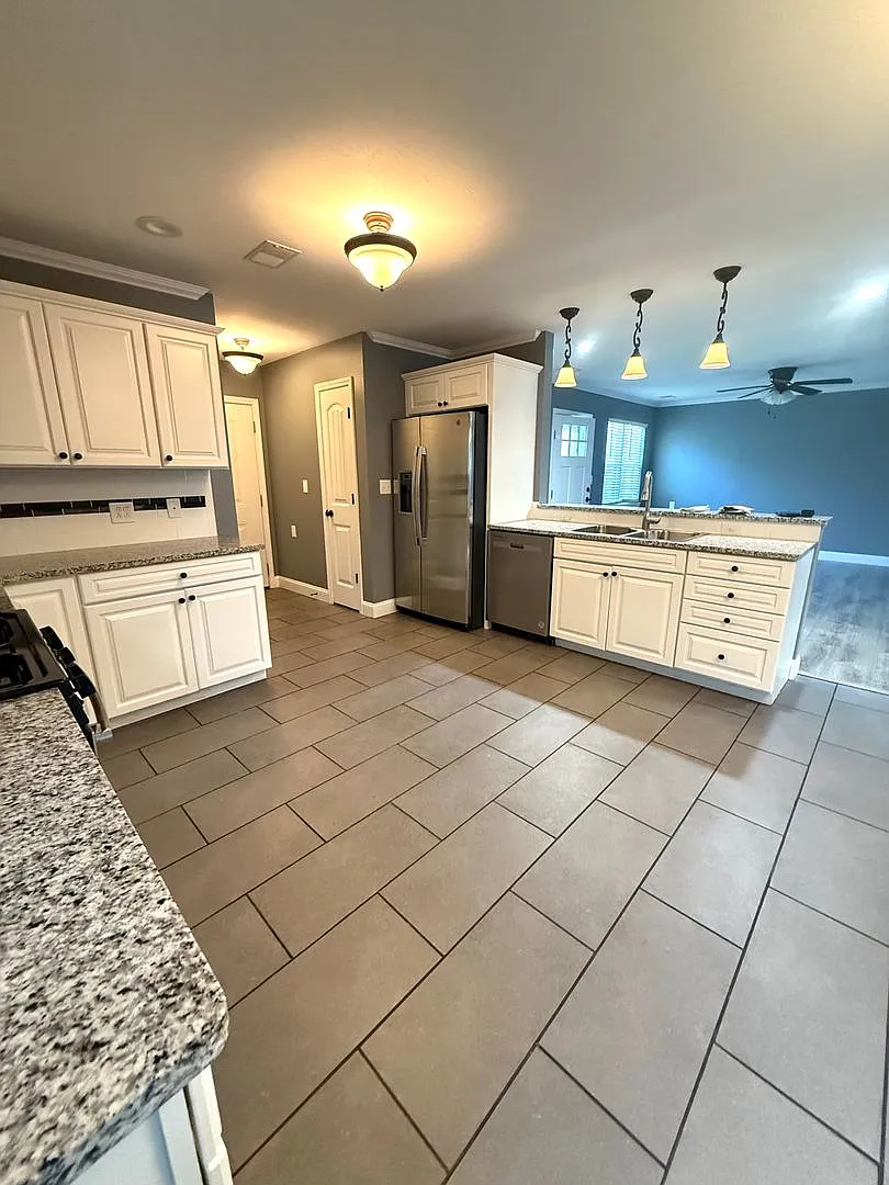 Newer Ground-Level Condo Conveniently Located in Belpre, OH! — Photo 1