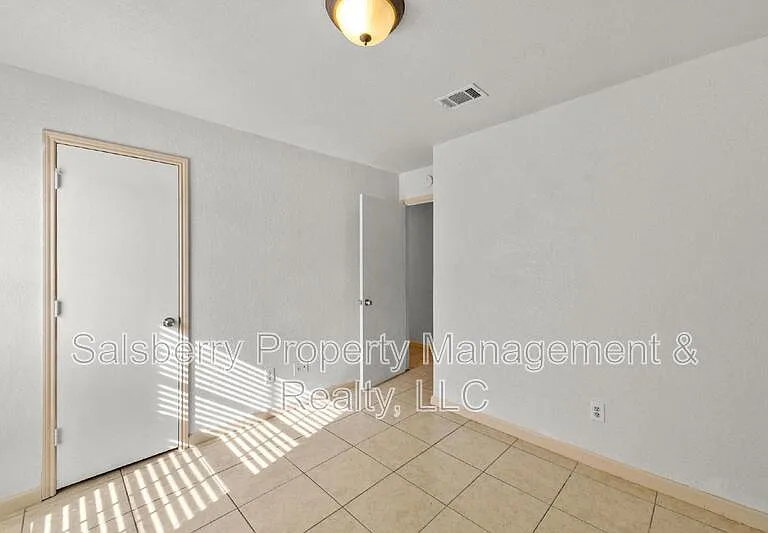 8510 Gatlinburg Dr — Photo 13