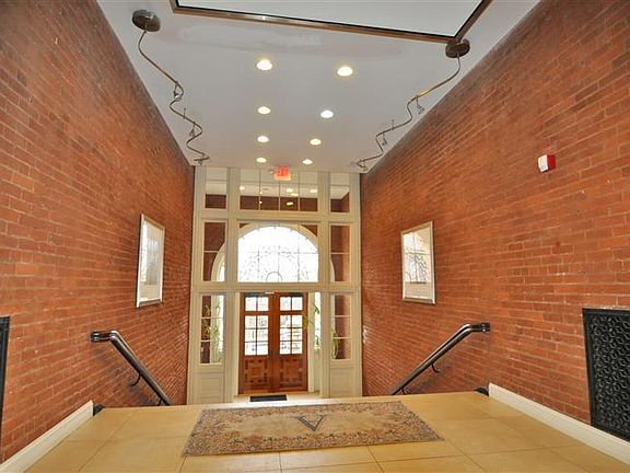 3rd image of 1125 Saint Gregory St Unit 204
