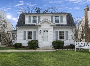 5039 N Woodruff Ave, Whitefish Bay, WI 53217