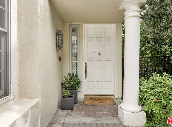 3rd image of 2443 Buckingham Ln