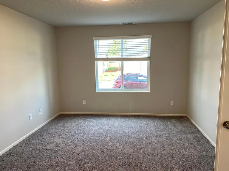 1910 Smith Dr — Photo 14
