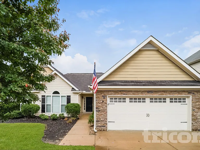 104 Logan Creek Ct — Photo 1