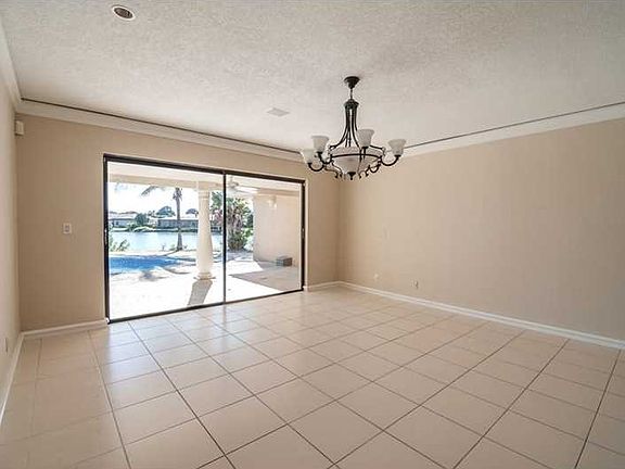 5th image of 16590 Lake Tree Dr