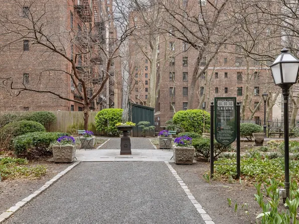 25 Tudor City Place image 8 of 9