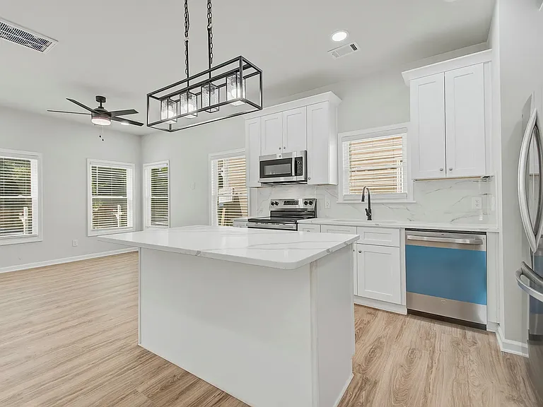 4705 Boundary St — Photo 5