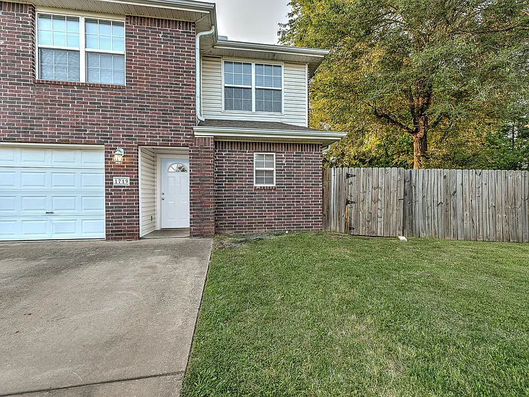 1731 N Willowbrook Dr — Photo 7