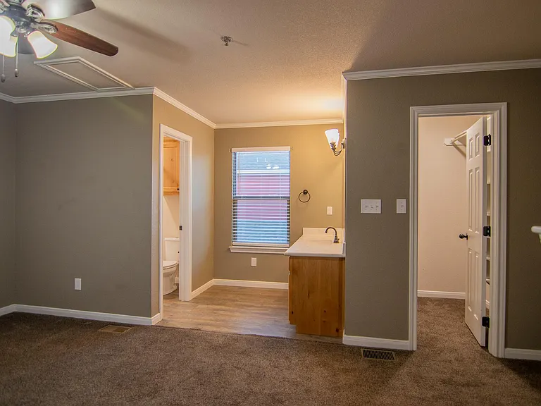 Creekside Apartments — Photo 26