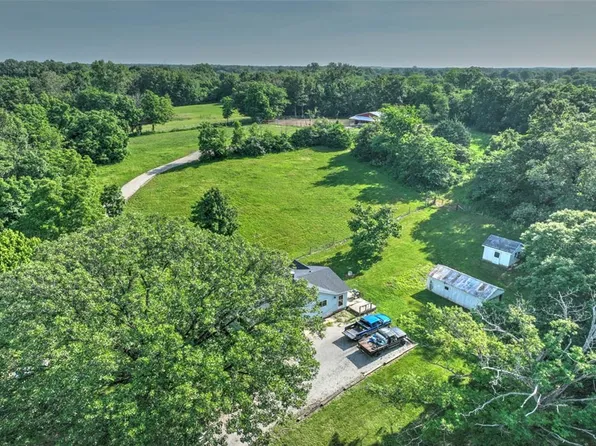 2890 Saddle Trek Rd, Decatur, IL 62521