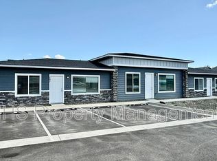 3917 W Van Giesen St #101, West Richland, WA 99353