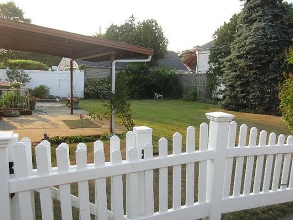 3rd image of 7 Elizabeth Dr