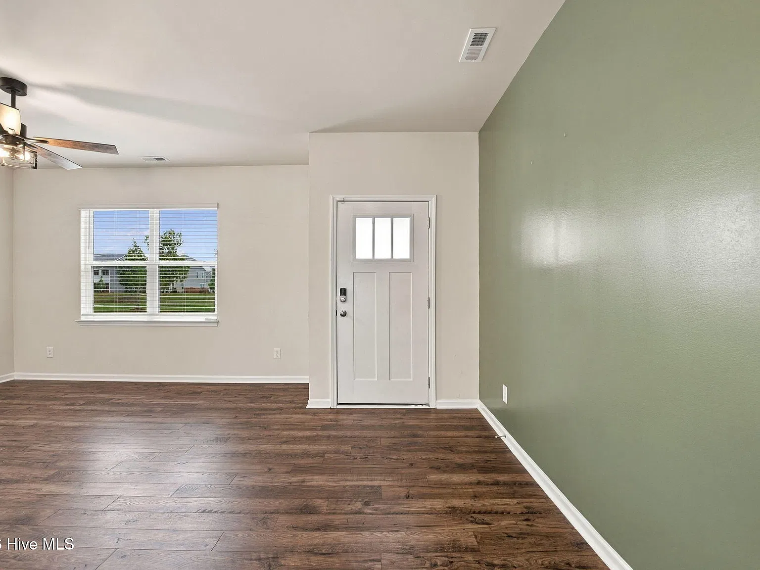 3 bed, 2.5 bath, $1,950 — Photo 3