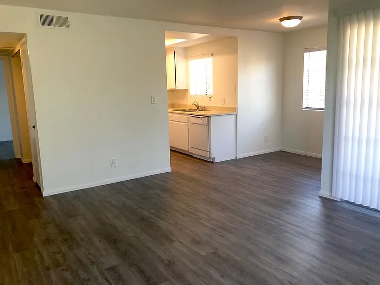 Reed and Brooke Apartments — Photo 29