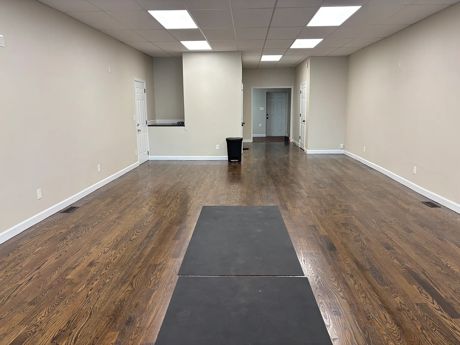 Studio, 1000 sqft, $600 — Photo 4