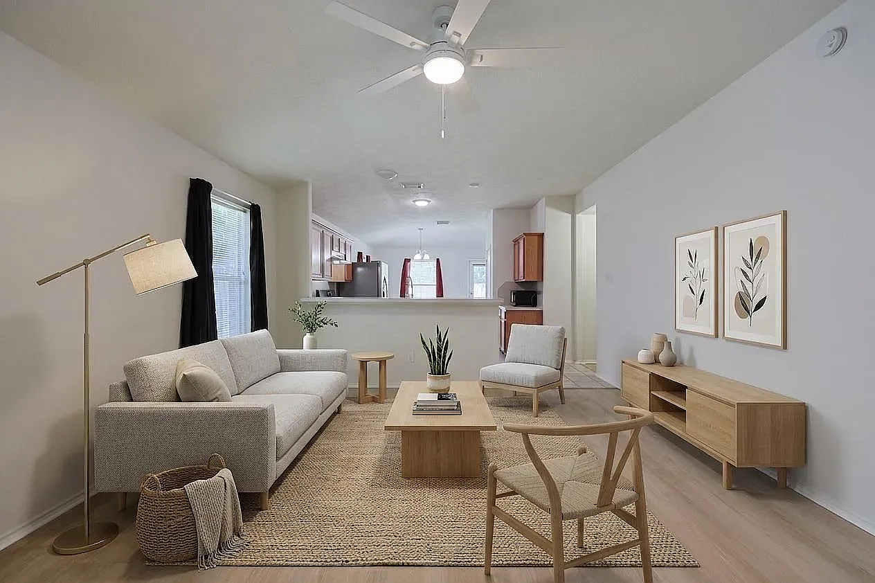 4 bed, 1651 sqft, $2,100 — Photo 3