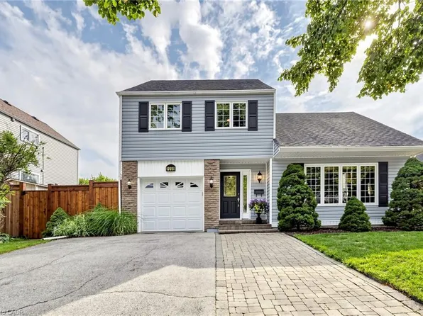 2208 Lancaster Cres, Burlington, ON L7P 3G5