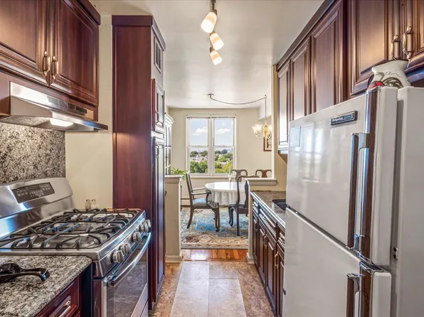 151-05 Cross Island Parkway image 15 of 20