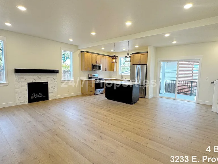 3233 E Province Ct — Photo 2