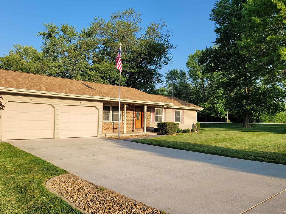 2nd image of 2526 S Willow Creek Dr