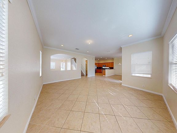 5th image of 1007 Grove Park Cir