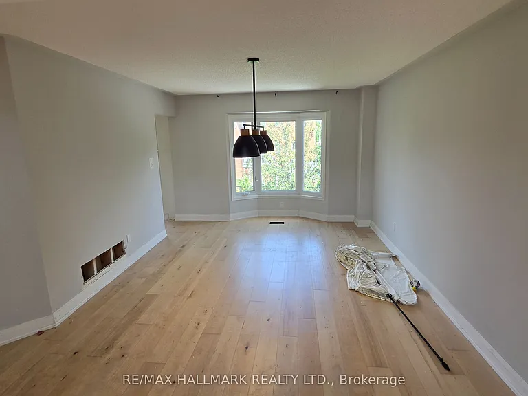 39 Pogson Dr — Photo 8