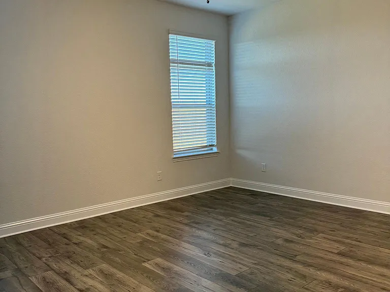 2504 Tilden Ln — Photo 22