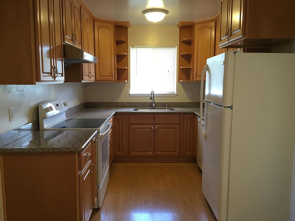 1st image of 162 Warren Dr