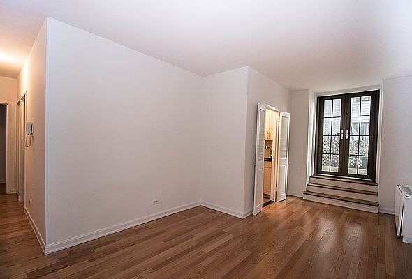 1st image of 4 Park Ave APT 4P