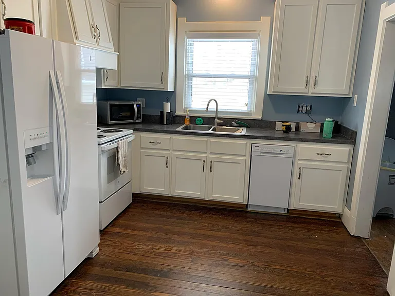 225 W Dudley St — Photo 10