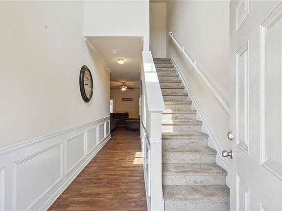 4th image of 155 Apian Way
