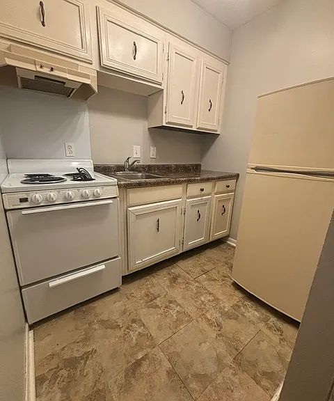 52 College Ave #1-4 — Photo 3
