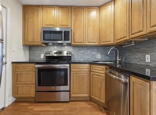 6066 Ridge Ave #3R, Philadelphia, PA 19128