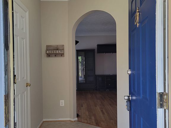 Front Entry / Foyer
