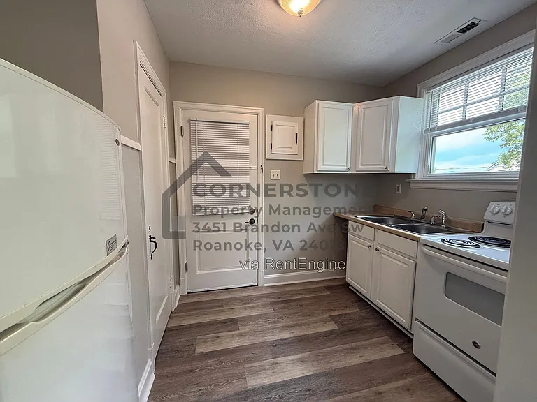 353 Highland Ave SW #3 — Photo 4