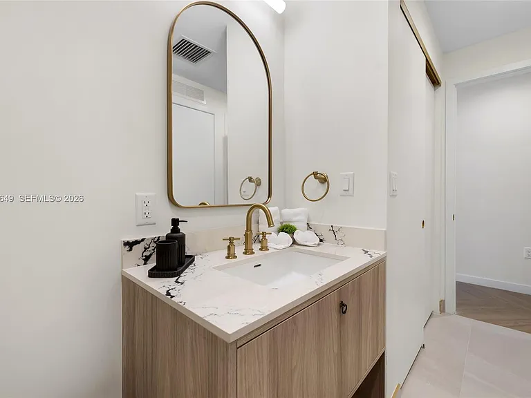 2700 NW 2nd Ave #233 — Photo 2