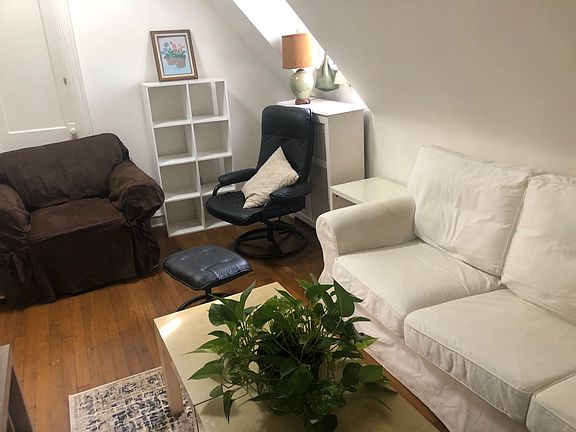 4th image of 2879 Ludlow Rd #4