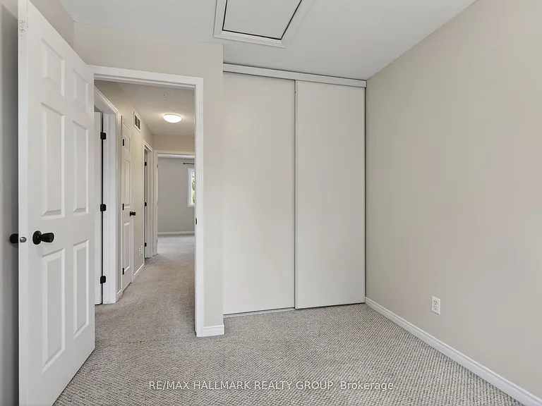 130 College Cir — Photo 31