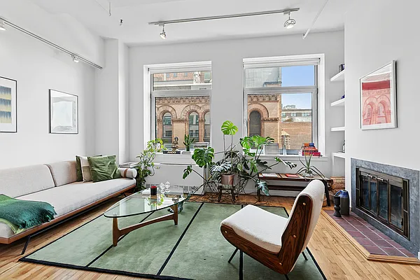 NYLIST / THE ROOM　他 The Room | Nylist