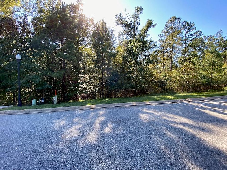 1st image of 124 Eagles Way NE