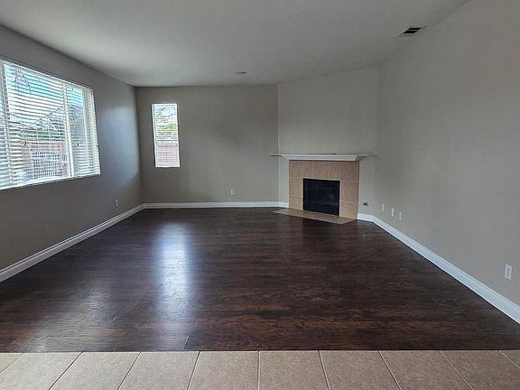 2nd image of 362 La Clarita Ave