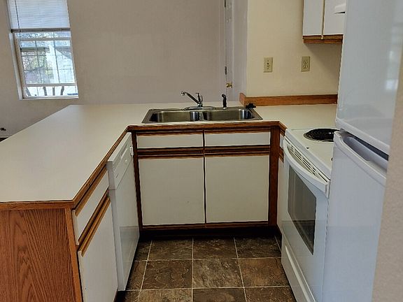 3rd image of 875 N 3rd East St #11D