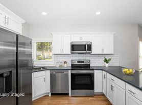 1100 Davis Ave NW, Grand Rapids, MI